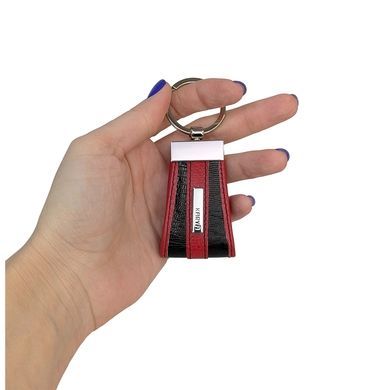 Брелок Karya из натуральной кожи KR3001-076 черно-красный