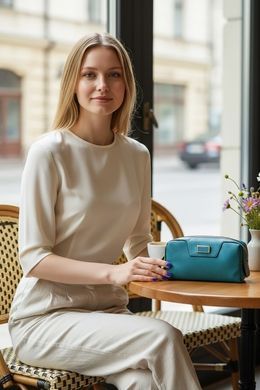 Женская косметичка Karya. Артикул: KR2038-925. Цена 1 084 грн